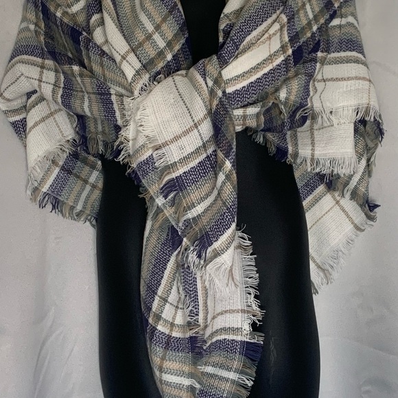 Scarf green blue and cream boho warm OS - Picture 3 of 10